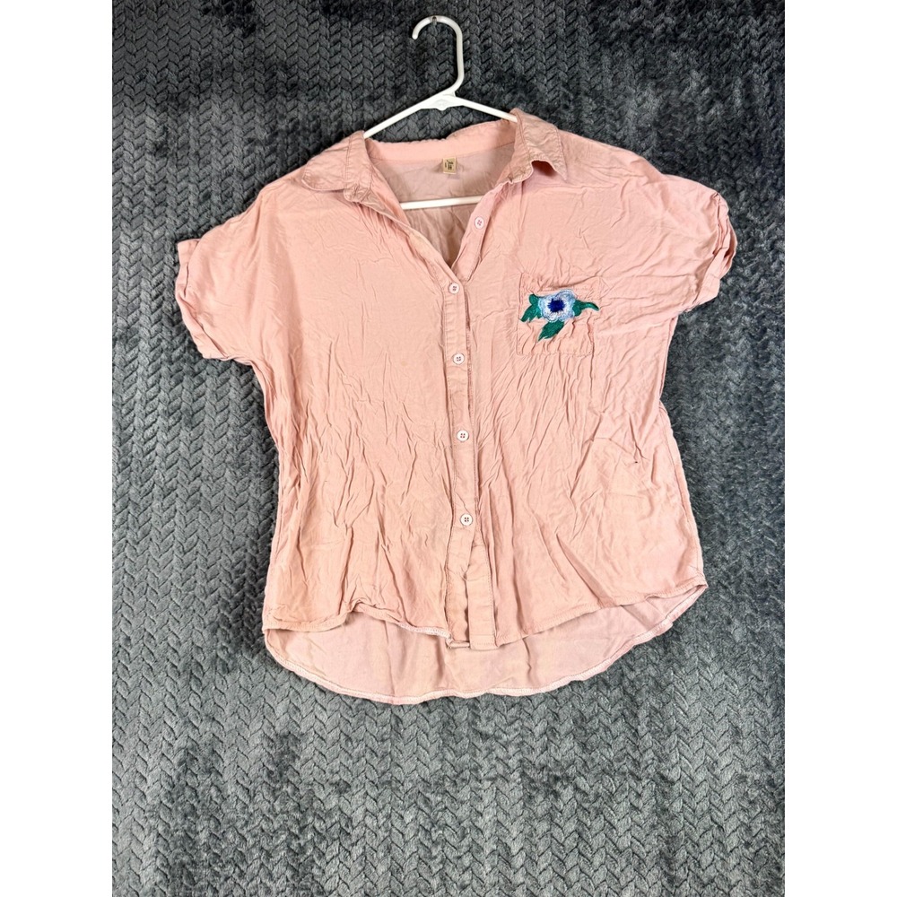 Aimi Fashion Shirt Womens Pink Embroidered Flower Pocket High Low Hem Button Up